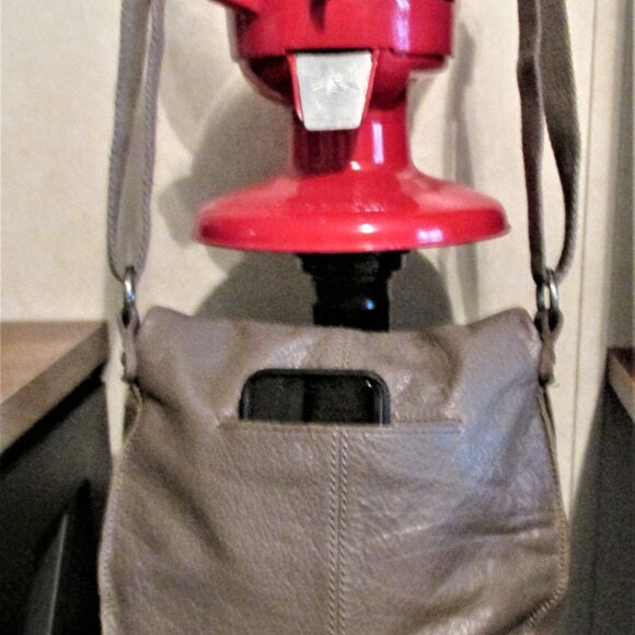 The Sak Elephant Colored Soft Leather - Picture 2 of 9